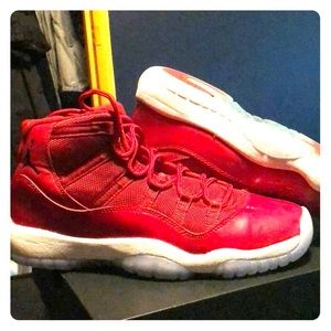Good condition size 7 Jordan 11 win like 96,s